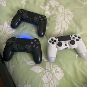 Three play station 4 controller you won’t find another deal like this for cheap